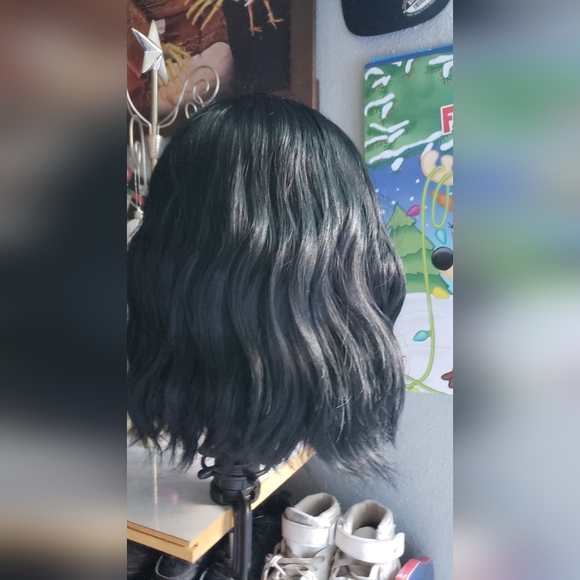 Wigs - Picture 7 of 10